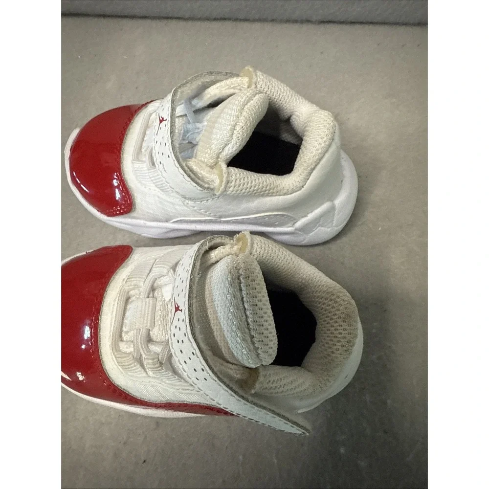 Nike Air Jordan CZ0906-16 Red Sneakers Sz-4C. toddler Unisex‎